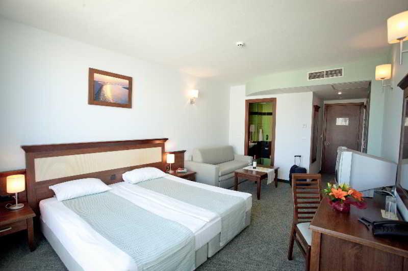 Lion Sunny Beach Hotel 외부 사진